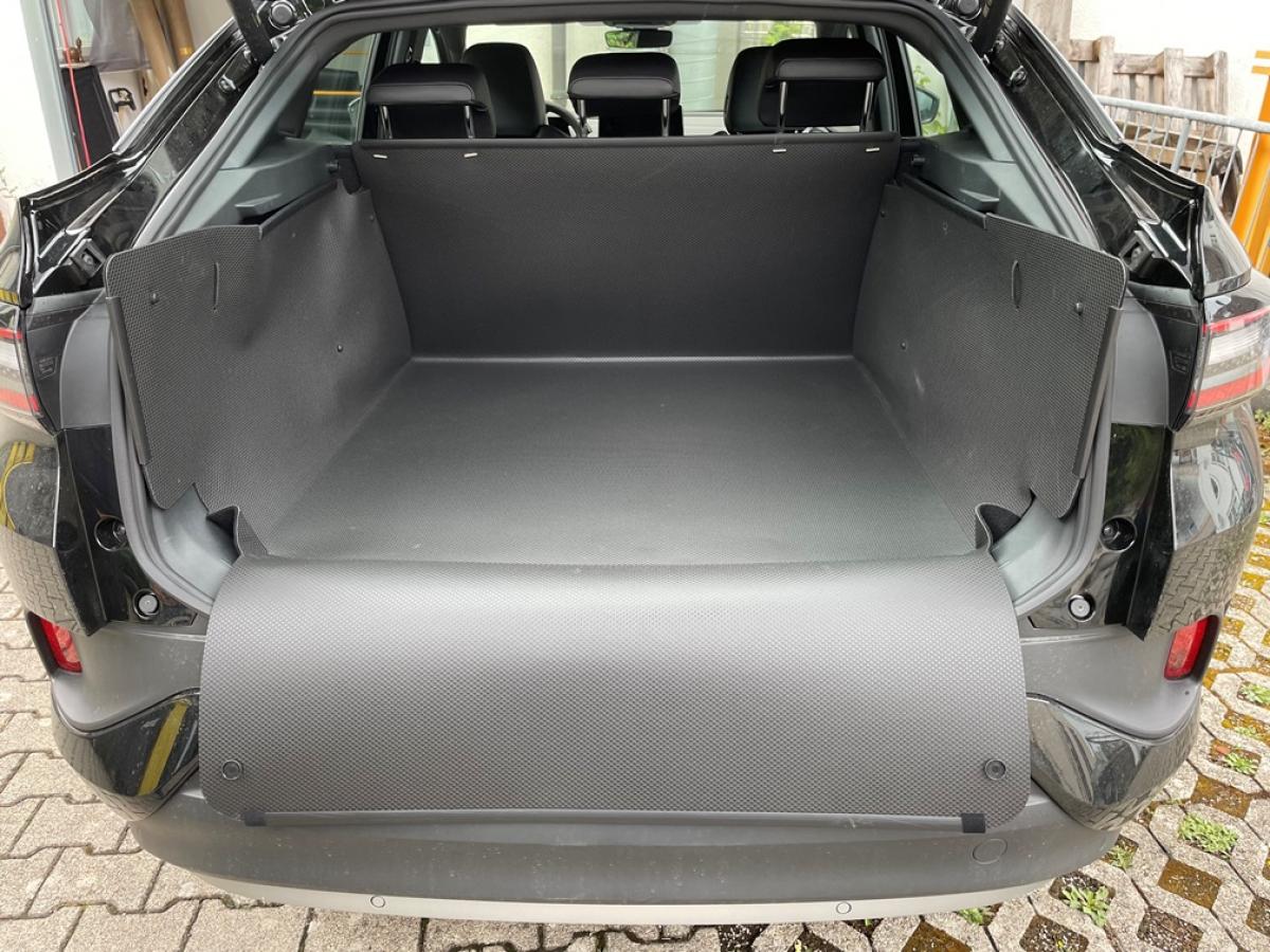 inhaenger, Premium Kofferraumschutz für den Kofferraum von VW ID.5. Ein Schutz, auf den Sie sich zu 100% verlassen können, ob im Winter, ob im Sommer.